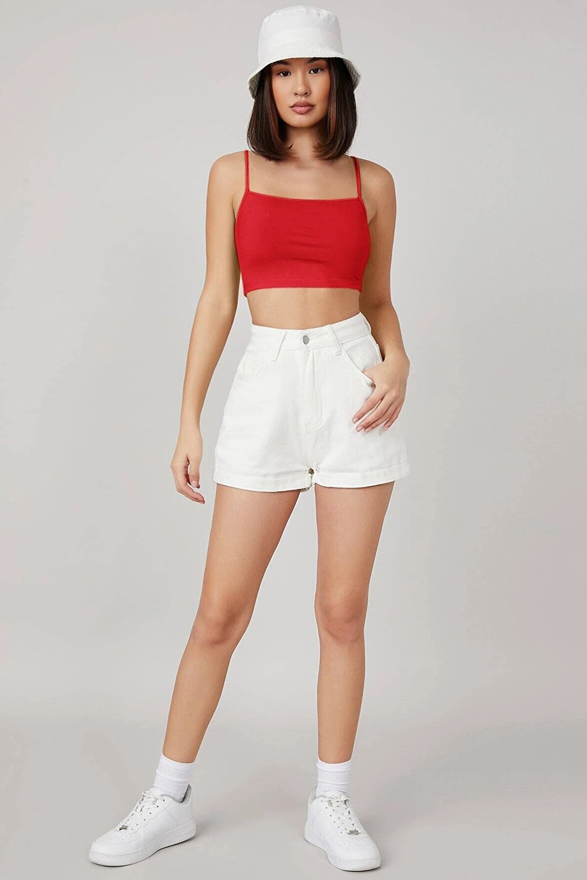 Kadın Kırmızı Ip Askılı Crop Top Büstiyer – Modern ve Şık Tasarım